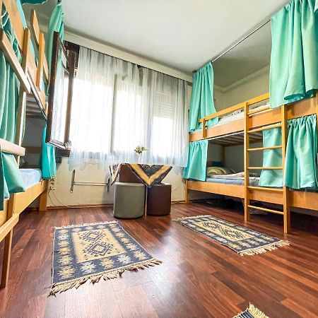 Hi Skopje Hostel Экстерьер фото